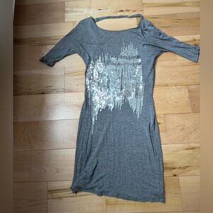 Gray Asymmetrical Neck 3/4 Sleeve Bodycon Tunic. Beautiful open back